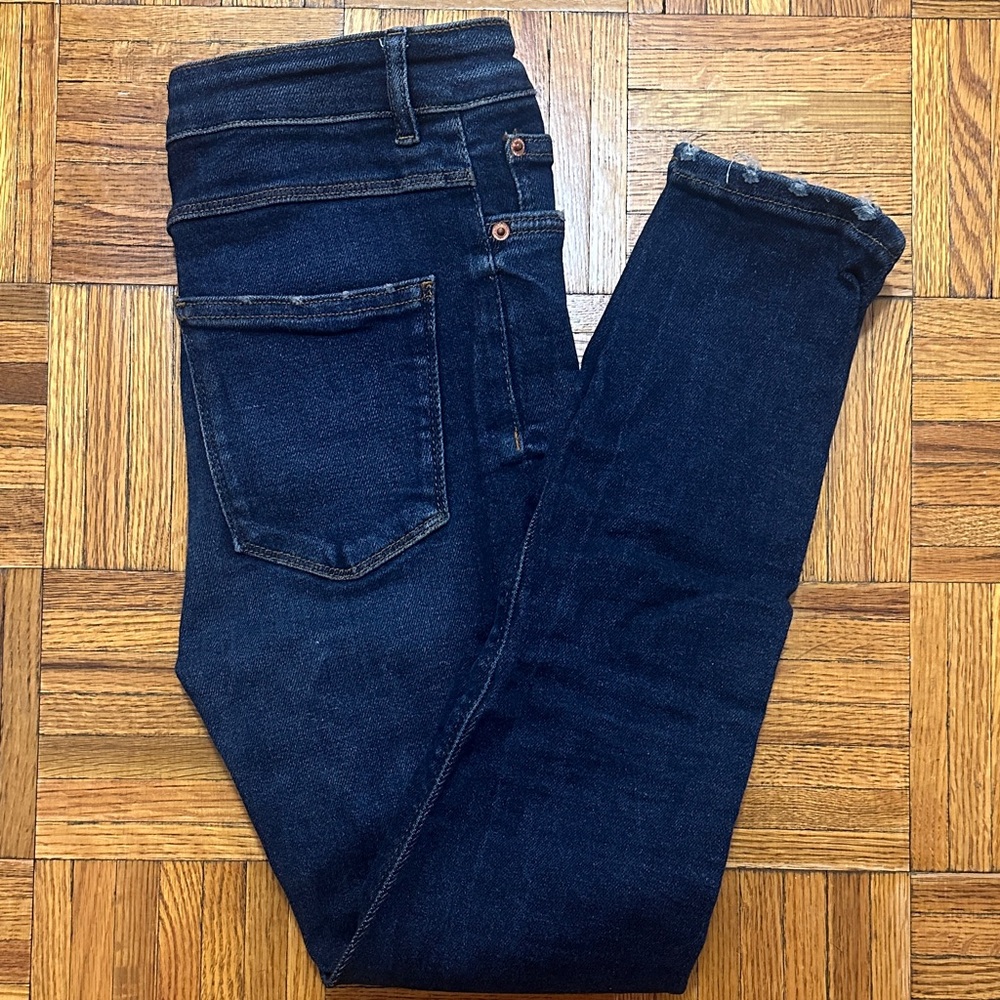 NWOT Zara Dark Wash Jeans - Size 8